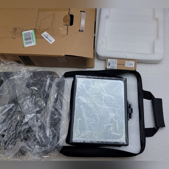 NEEWER Basics X12B Aluminum Alloy Liftable Teleprompter 12" for iPad Tablet Phne - Picture 11 of 13